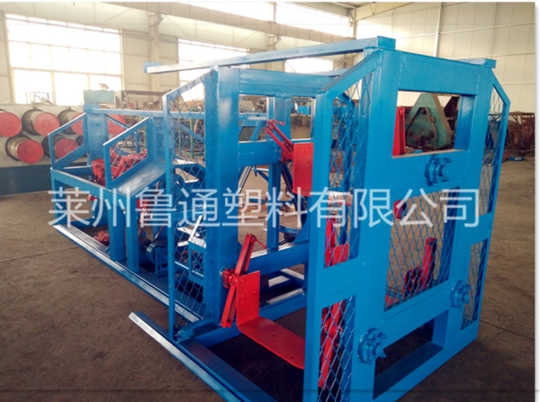 優(yōu)質(zhì)三股四股制繩機