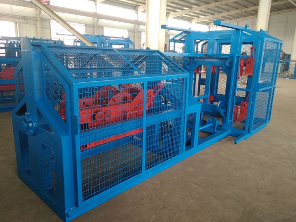 專業(yè)生產(chǎn)三股，四股制繩機