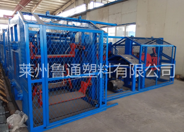 優(yōu)質(zhì)塑料拉絲制繩機