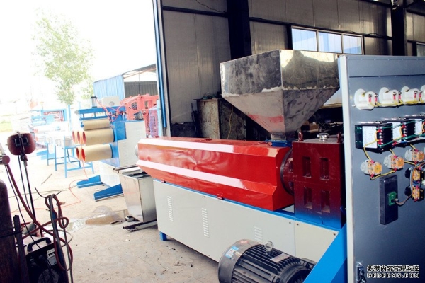 品質(zhì)好精度拉絲機(jī)